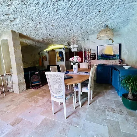 La Grotte D 'orphee Troglodyte *