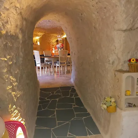 La Grotte D 'orphee Troglodyte Chènehutte-les-Tuffeaux